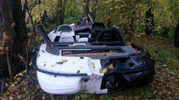 Экипаж PAL не справился с управлением катера и вылетел на берег